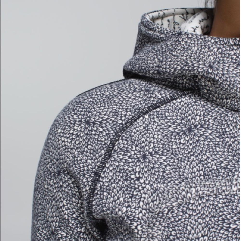 SOLD Lululemon Scuba Hoodie Size 6 - Picture 3 of 14
